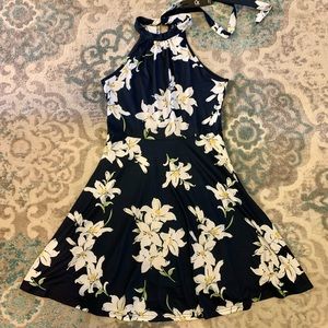 Women’s Tie Neck Swing Dress, New with Tag